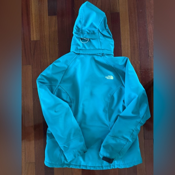 The North Face Women’s Winter Jacket with detachable hood - Picture 2 of 3